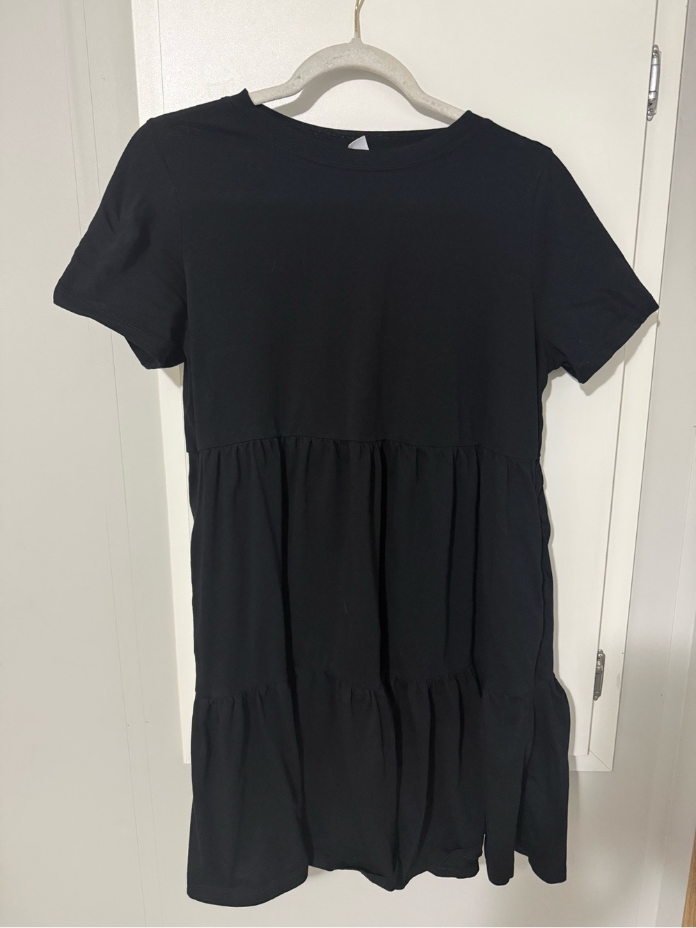 152. Old Navy Cotton Black Tiered Short Sleeve Swing Dress Neutral Minimalist